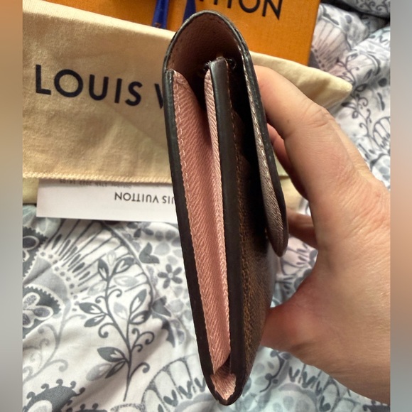 Louis Vuitton Damier Ebene Emelie Wallet - Picture 4 of 15